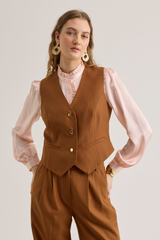 Ruth Waistcoat, Cinnamon