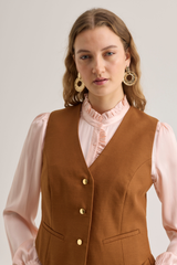 Ruth Waistcoat, Cinnamon