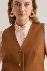 Ruth Waistcoat, Cinnamon