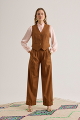 Ruth Waistcoat, Cinnamon