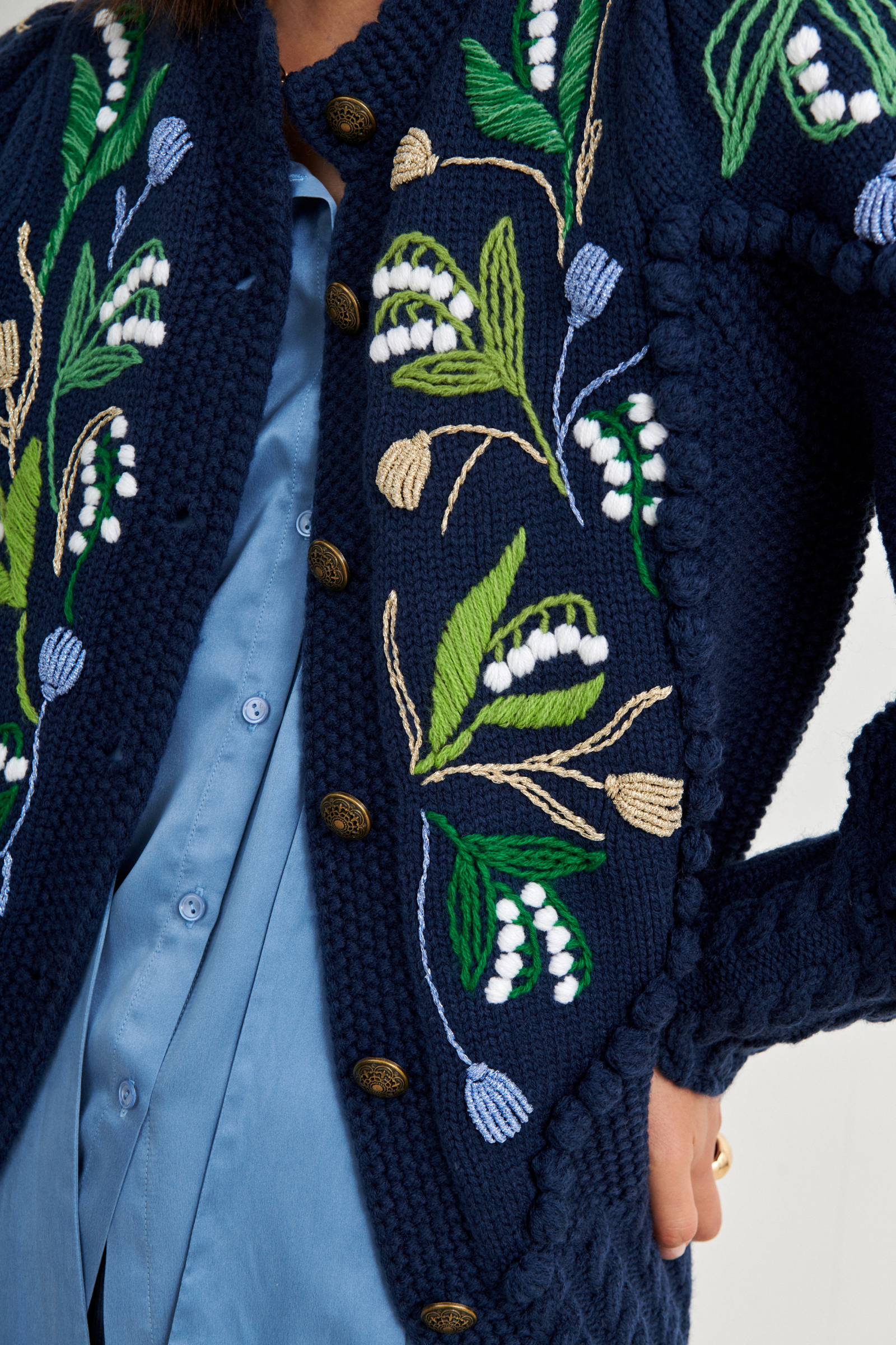 Holly Cardigan Lily of the Valley Navy – Line Markvardsen